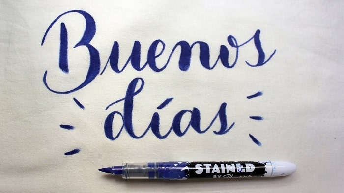 Lettering sobre tela con Sharpie Stained