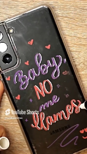 Funda teléfono lettering
